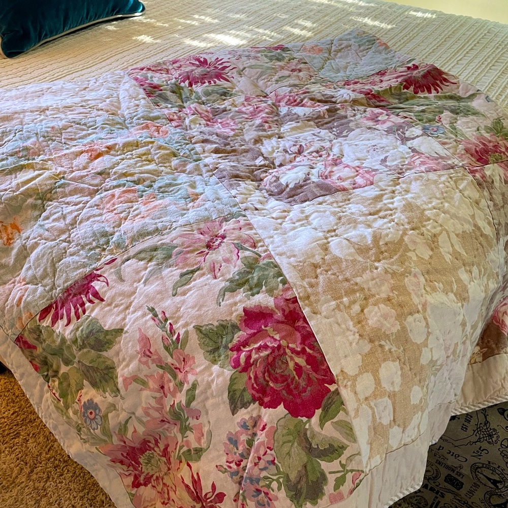 Pottery Barn Reversible Quilt & Shams